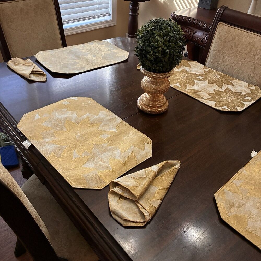 Damask Fabric Gold Poinsettia 4 Place Mats W/ 4 Matching Cloth Napkins. Elegant